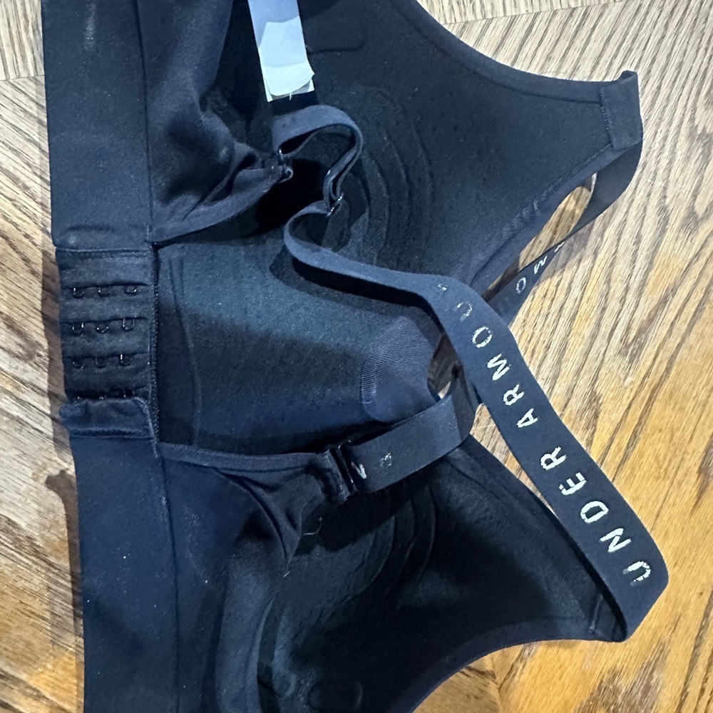 Under Armour Women's Black Crossback Bra - Picture 3 of 3